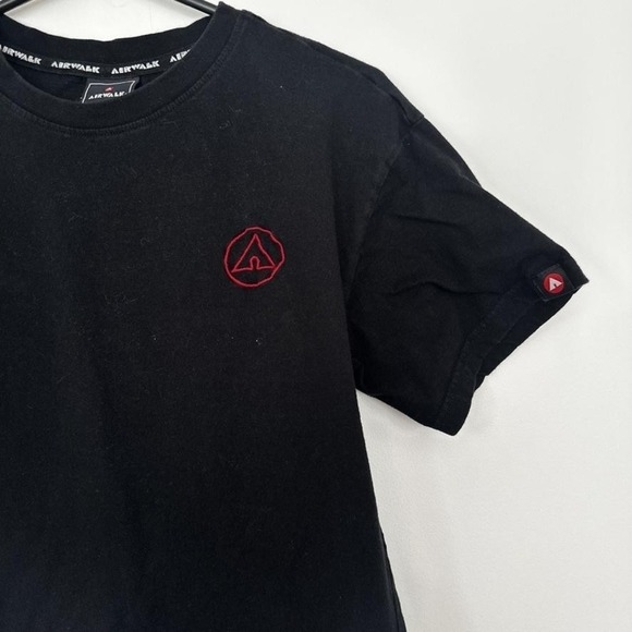 Airwalk Shirt Mens Small Skate Tee Black Red Embroidered Short Sleeve Skateboard - Picture 2 of 8